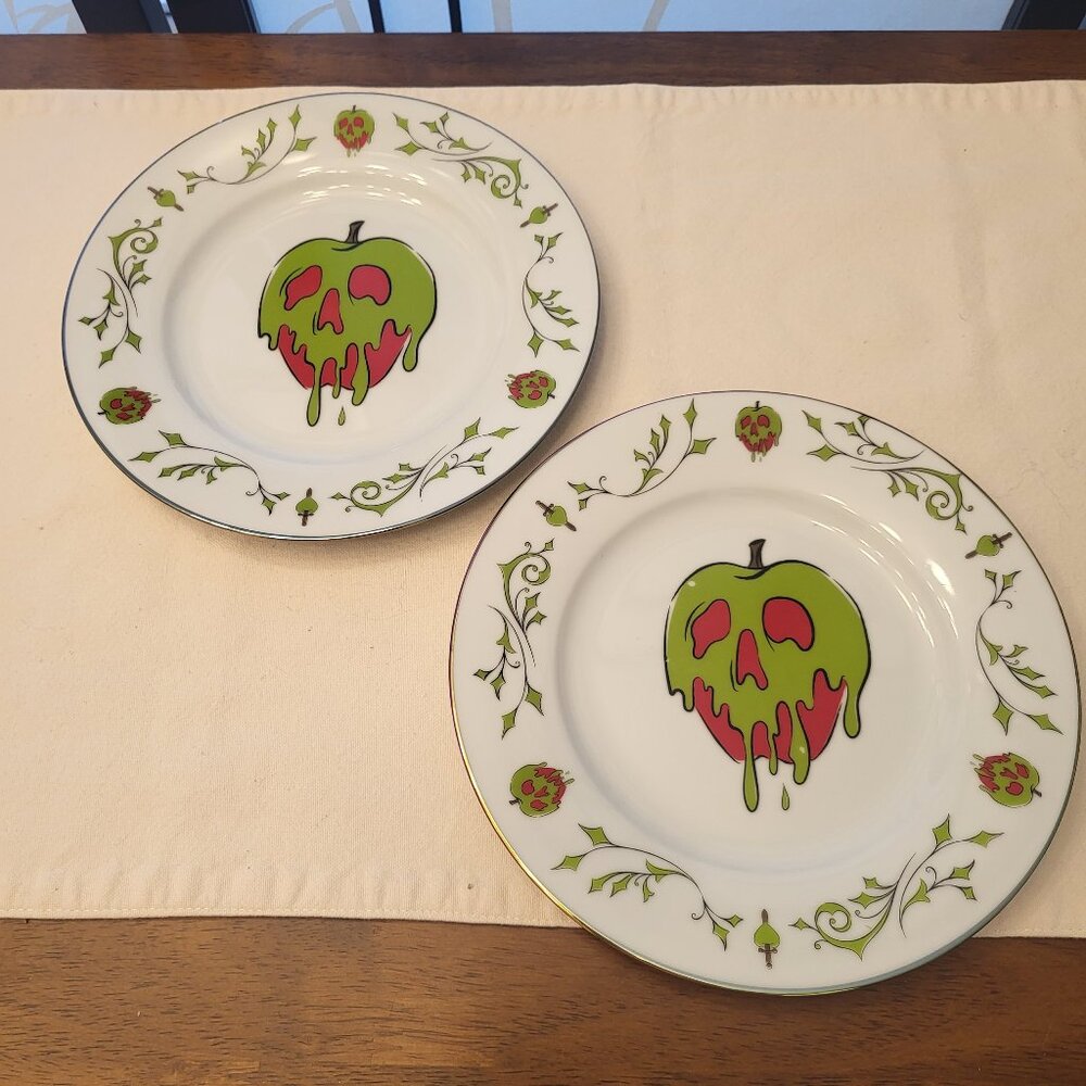 Disney Villains Poison Apple Pearlescent Trimmed Salad Plates - Set of 2 - NEW